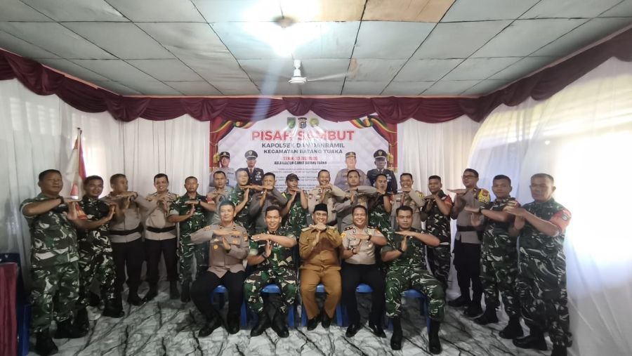 Pisah Sambut Danramil 12/Batang Tuaka dan Kapolsek Batang Tuaka Berlangsung Penuh Keakraban