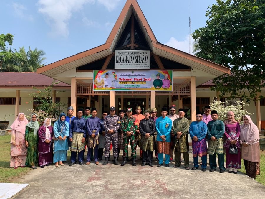 Plh. Danramil 06/Serasan menghadiri kegiatan upacara dalam rangka memperingati Hari Jadi Kabupaten N
