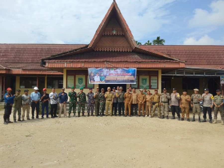 Plh. Danramil 07/Reteh dan Babinsa Hadiri Apel Siaga Darurat Penanggulangan Karhutla Kec. Reteh 2026