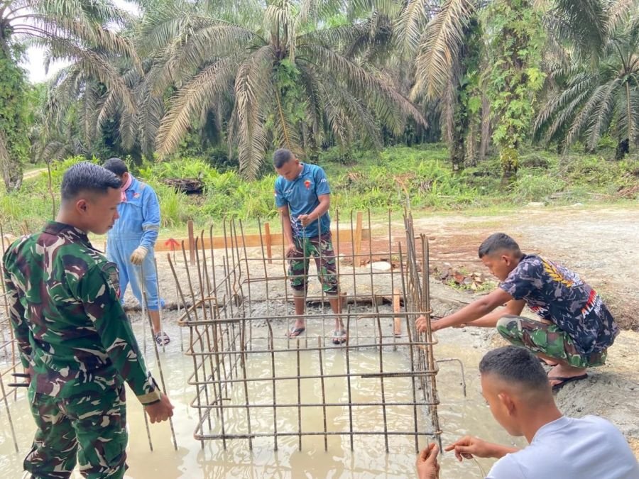 Pondasi Abutment dan Distribusi Material Jembatan Perintis Garuda Mulai Dikerjakan