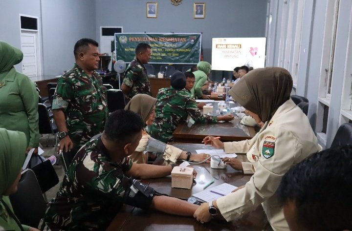 Prajurit Kodim 0301/Pekanbaru Ikuti Penyuluhan Kesehatan Jantung dan Medical Check Up Gratis