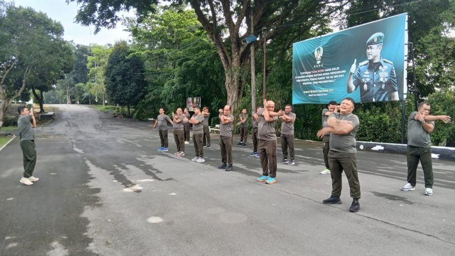 Prajurit Kodim 0316/Batam Awali Jumat dengan Senam Kebugaran