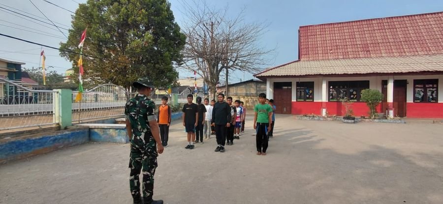 Prajurit Yonif TP 850 Mantapkan Kesiapan PBB Murid SD Kebun Cina