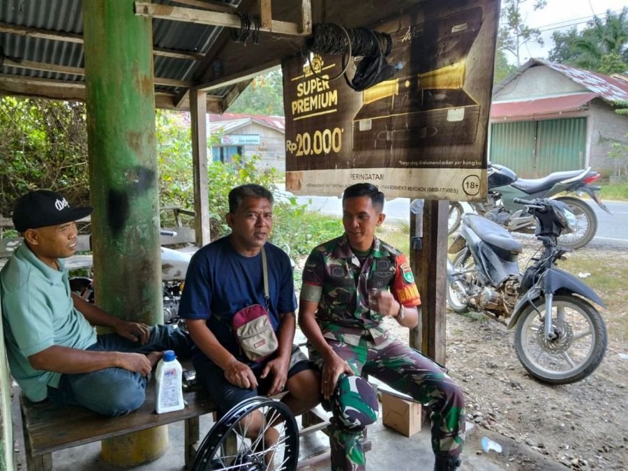 Pratu Dandy Zulfahmi Pererat Silaturahmi Melalui Komsos Bersama Warga di Bengkel Vero