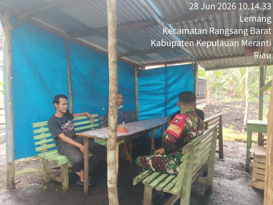 Pratu Riski Sosialisasikan Bela Negara kepada Masyarakat Desa Lemang