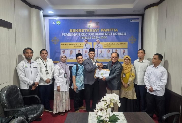 Prof Iwantono resmi mendaftar sebagai REKTOR UNRI Usung Visi “UNRI Unggul, Berdampak, dan Berkelas D