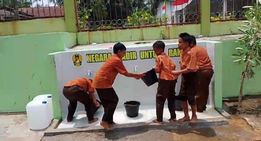 Program Sumur Bor Mulai Dimanfaatkan Warga dan Pelajar