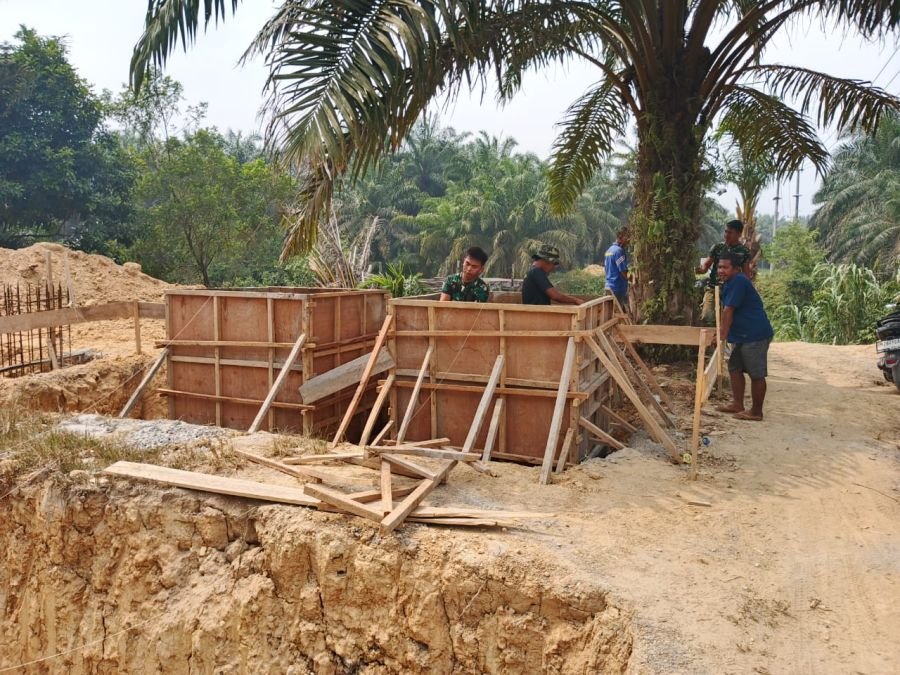 Progres Lanjut, Pemasangan Pilon dan Sling Angin Jembatan Perintis Garuda di Keritang Hulu