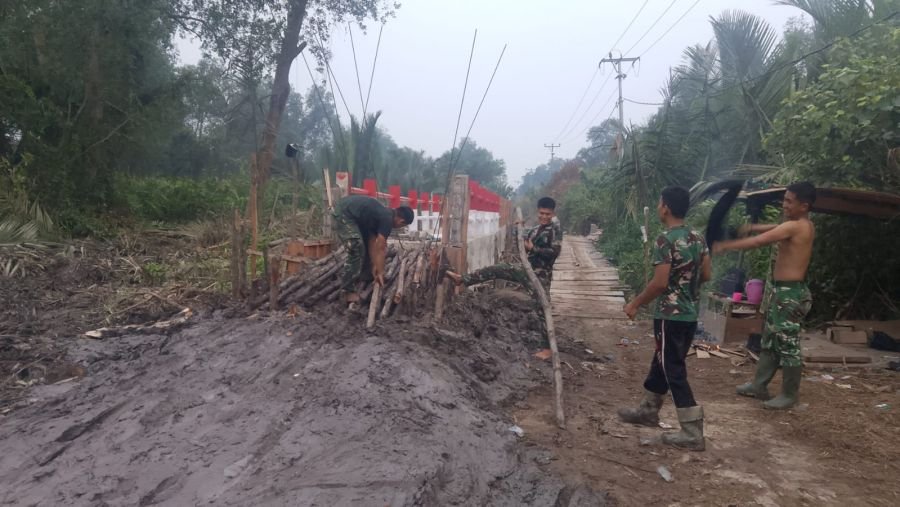 Progres Pekerjaan Hari Ini, Penimbunan Turunan Jembatan Beton Desa Teluk Dalam Dikebut