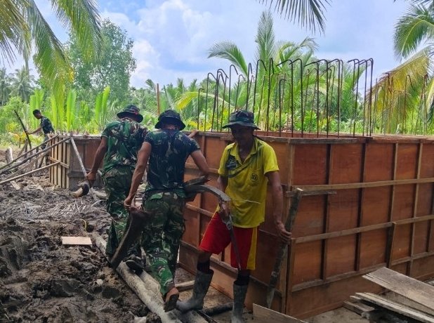 Progres Pembangunan Jembatan Gantung Sungai Luar Capai Tahap Pondasi, TNI dan Warga Gotong Royong