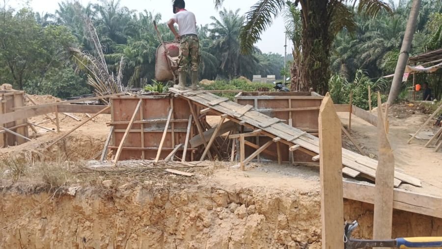 Progres Pengecoran Pilon dan Sling Angin, Pembangunan Jembatan Perintis Garuda Terus Jalan