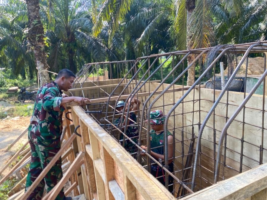 Progress Lanjut: Pemasangan Seling Jembatan Perintis Garuda Keritang Hulu Capai Target