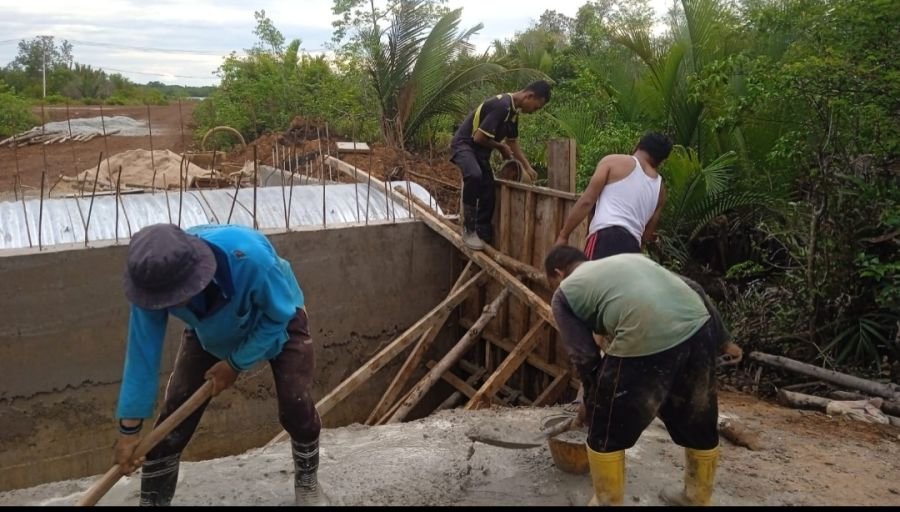 Proyek Jembatan Sungai Merpati Terus Digenjot, Akses Warga Terbuka
