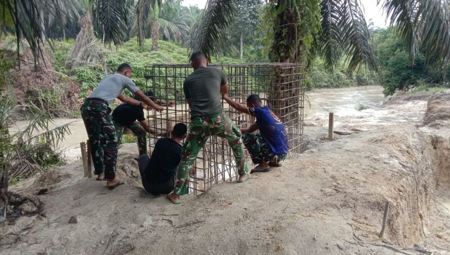 Proyek pembangunan Jembatan Garuda di Desa Bumi Mulya, Kecamatan Logas Tanah Darat, terus dikebut.