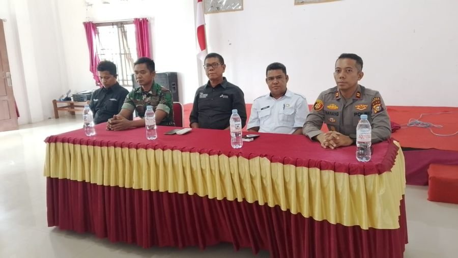 Rapat tentang bantuan sagu hati pembongkaran rumah/warung warga kel. rantau kopar