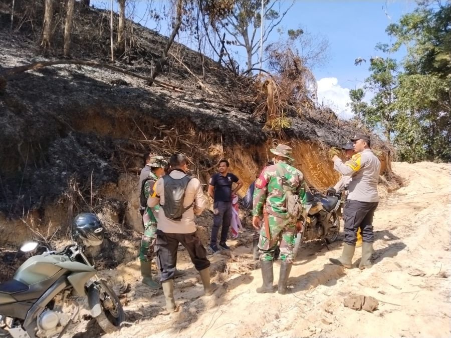 Respons Cepat Babinsa dan Polsek Rokan IV Koto Verifikasi Hotspot Karhutla di Cipang Kiri Hulu