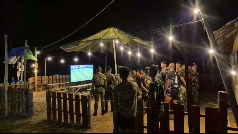 Sambut Euforia Perempat Final Piala Dunia, Prajurit Yonif TP 849/BS Gelar Nobar Bola