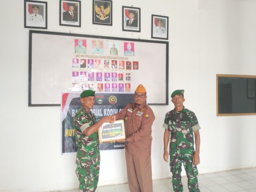 Sambut HUT Korem 031/Wira Bima ke-67, Koramil 01/Bangko Salurkan Sembako untuk LVRI di Bagansiapiapi