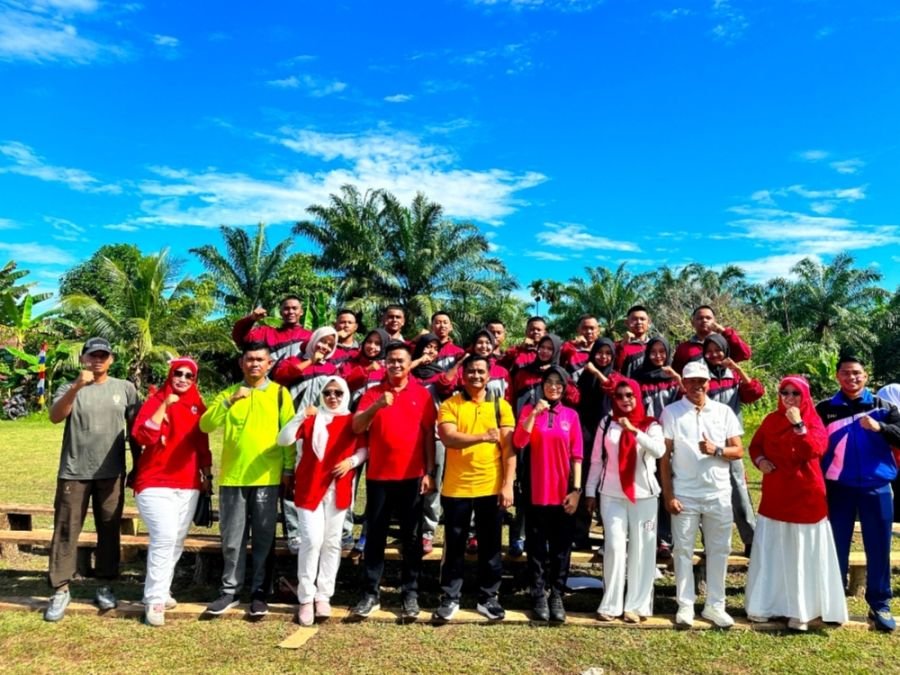 Sambut HUT RI ke-81, Babinsa Koramil 01/Bangko Hadiri Senam Sehat Massal di Batu Hampar