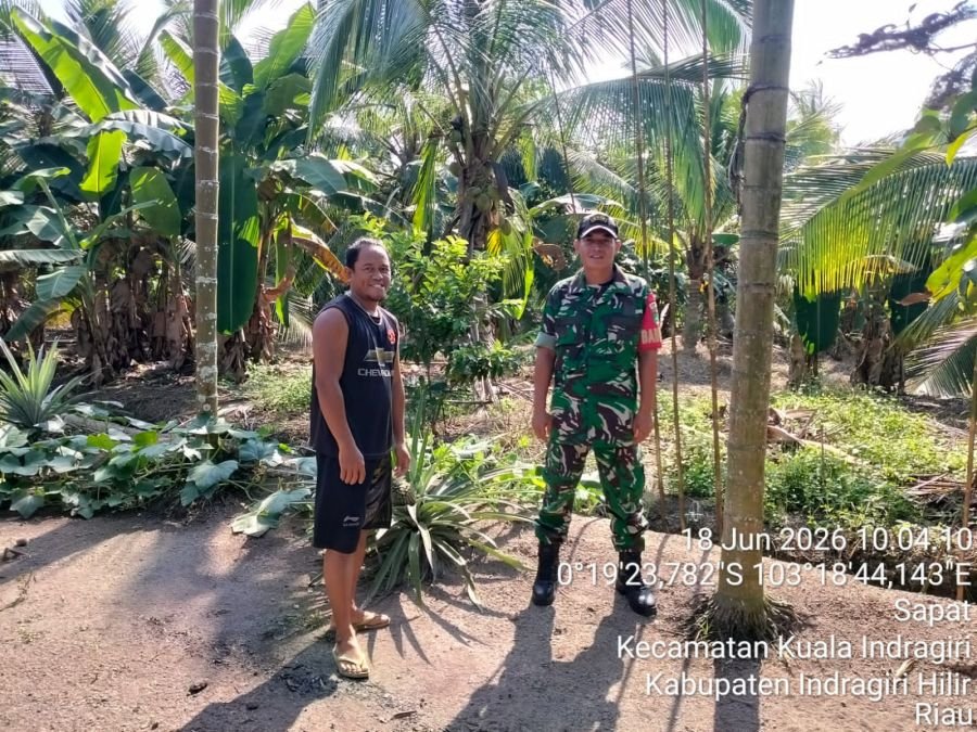Sapat Aman! Babinsa 04/Kuindra Gencar Patroli Tapal Batas Lawan Karhutla