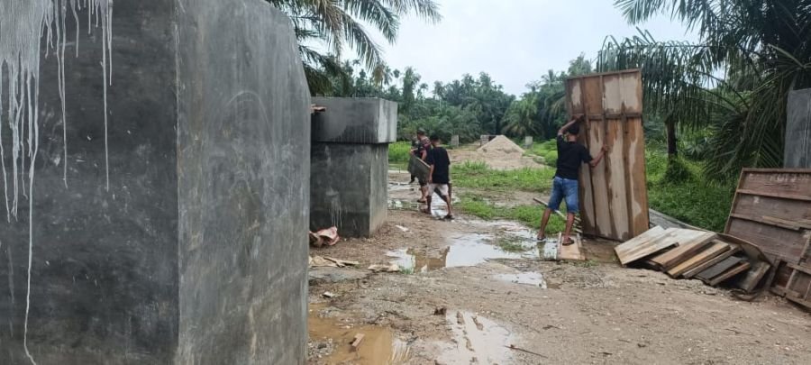 Satgas Jembatan Garuda Kodim 0313/KPR Kebut Penyiapan Akses Jalan dan Finishing Jembatan Muara Musu