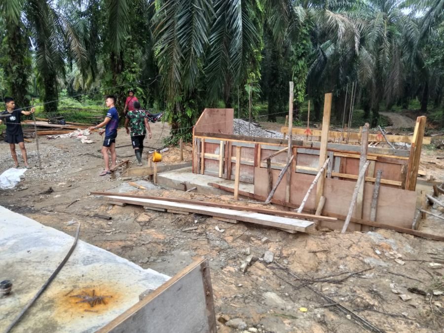 Satgas Kodim 0302/Inhu Kebut Struktur Angkur Jembatan Garuda