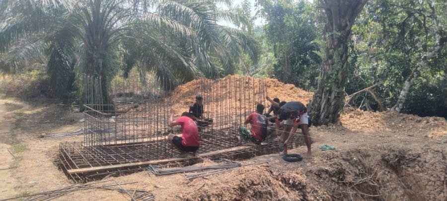 Satgas Kodim 0302/Inhu Kejar Progres Jembatan Gantung 30 Meter di Rakit Kulim