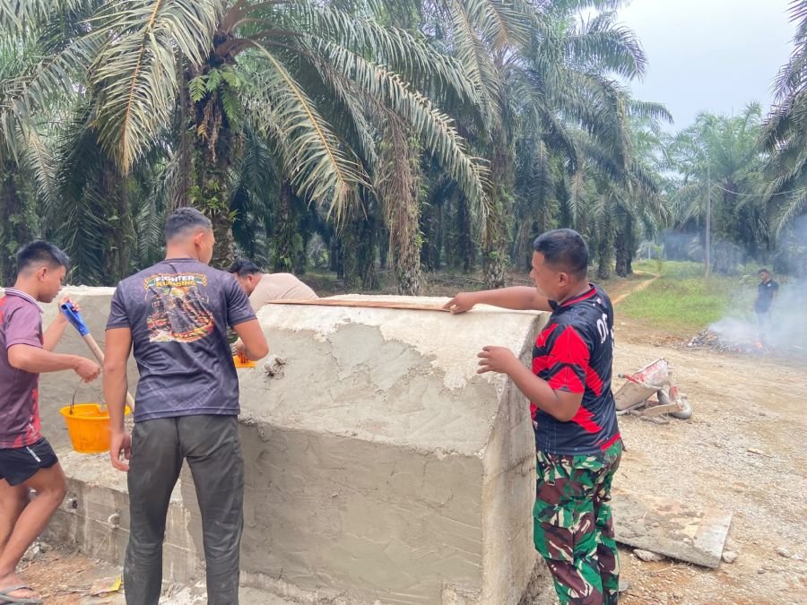 Satgas Kodim 0302/Inhu Lanjutkan Pembangunan Jembatan Talang Pring Jaya