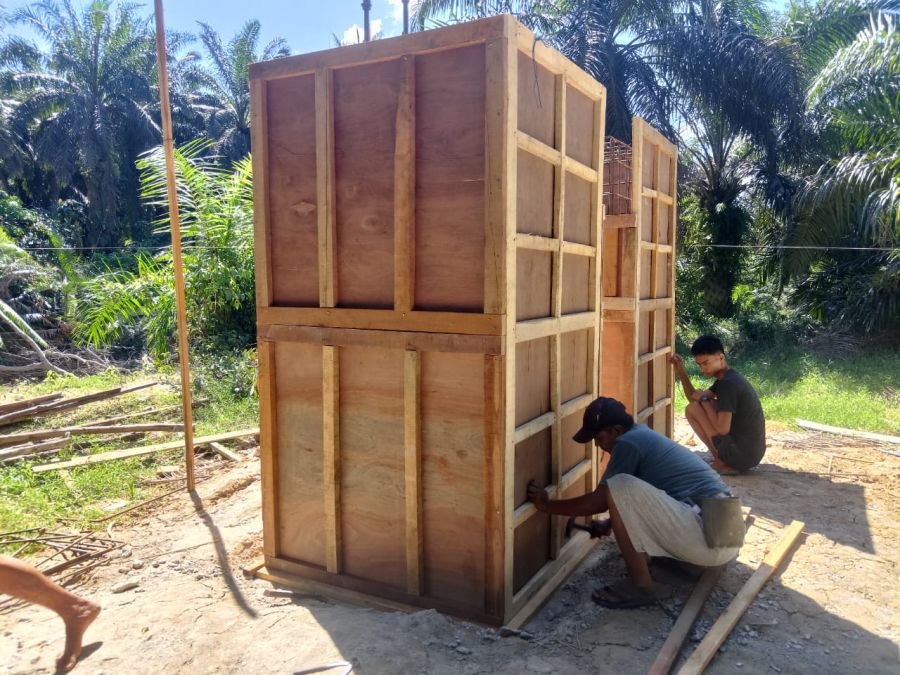 Satgas Kodim 0302/Inhu Tancap Gas Rampungkan Pilon Jembatan Sukaraja