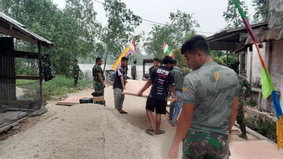 Satgas TMMD Kodim 0314/Inhil Tetap Semangat Langsir Material Pembangunan Infrastruktur