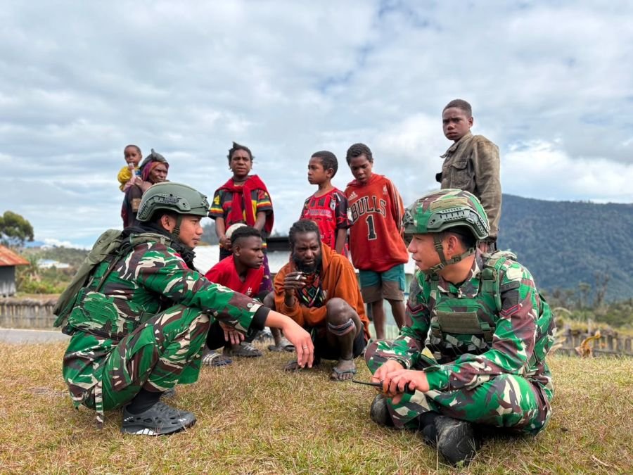 SATGAS TUAH SAKTI PERERAT KEMANUNGGALAN DENGAN MASYARAKAT LEWAT ANJANGSANA DI KAMPUNG ONENDU