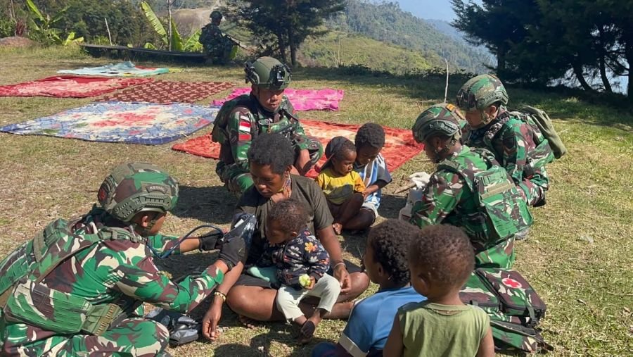 Satgas Yonif 136/Tuah Sakti Hadirkan Rasa Aman dan Layanan Kesehatan di Irimuli