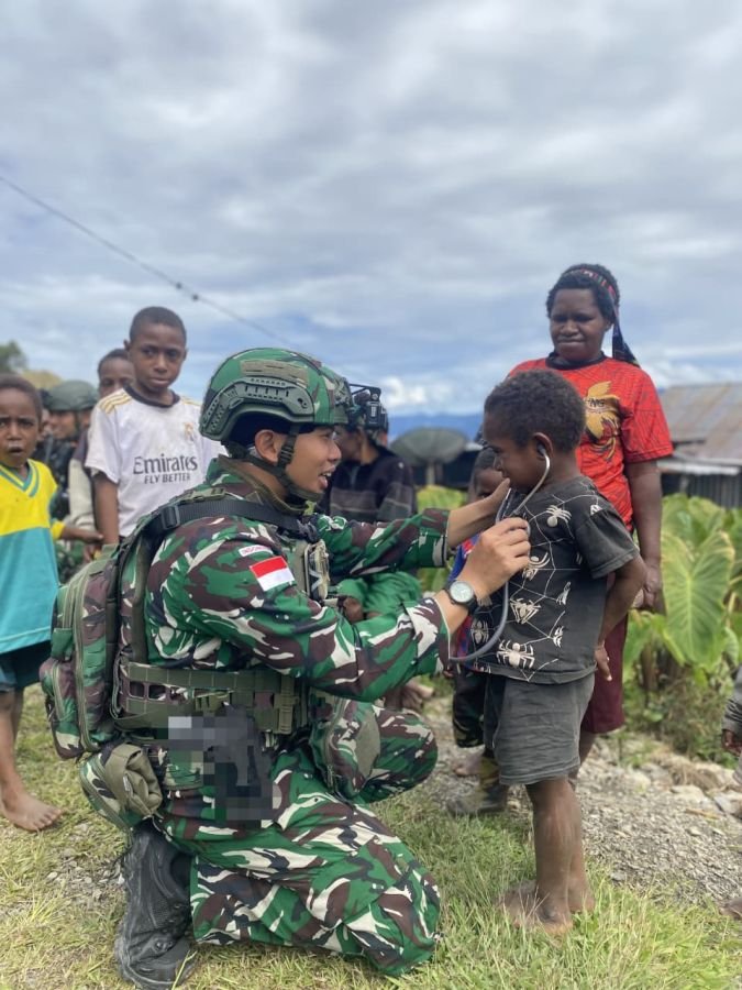 Satgas Yonif 136/Tuah Sakti Hadirkan Harapan, Beri Layanan Kesehatan untuk Warga Pedalaman Papua