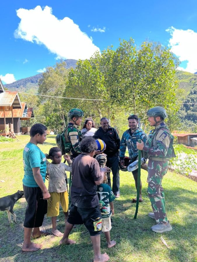 Satgas Tuah Sakti Pererat Kedekatan dengan Warga Tinggi Nambut