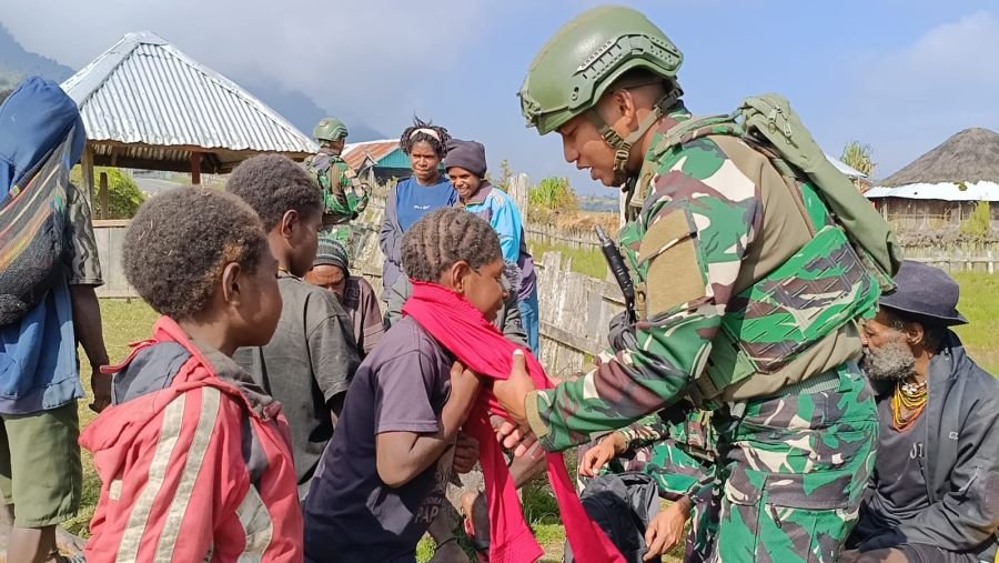 Satgas Yonif 136/Tuah Sakti Pos Nume Gelar Anjangsana Bersama Masyarakat Kampung Nume