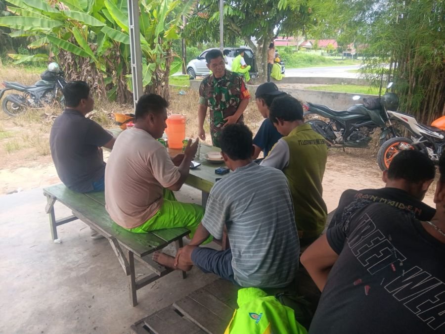 Seikijang
Komsos Babinsa di Pelalawan Pererat Hubungan TNI dan Masyarakat