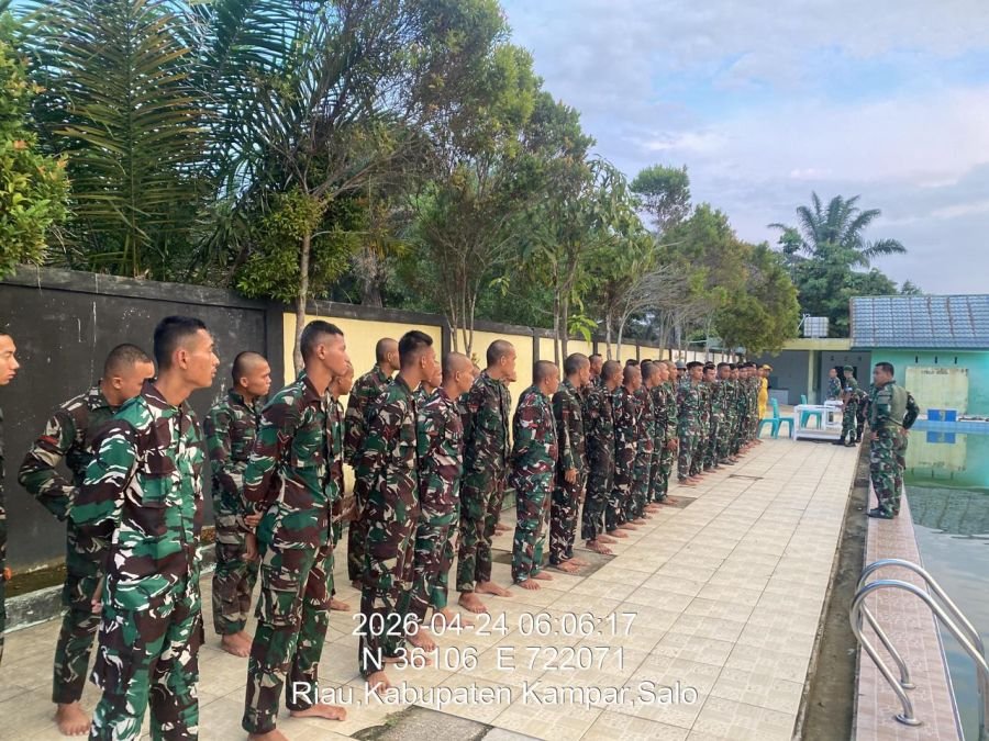 Seluruh Prajurit Yonif 132/BS Laksanakan Latihan Renang Militer Intensif