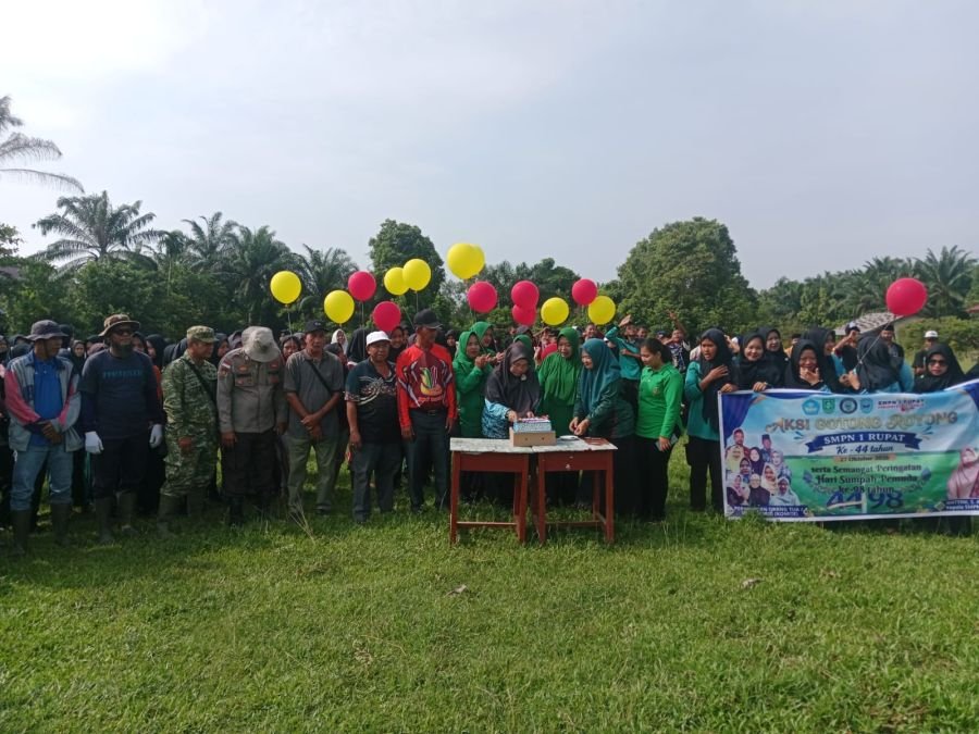 Semangat Gotong Royong dan Sumpah Pemuda, ksi Kebersamaan HUT ke-44 SMP Negeri 1 Rupat