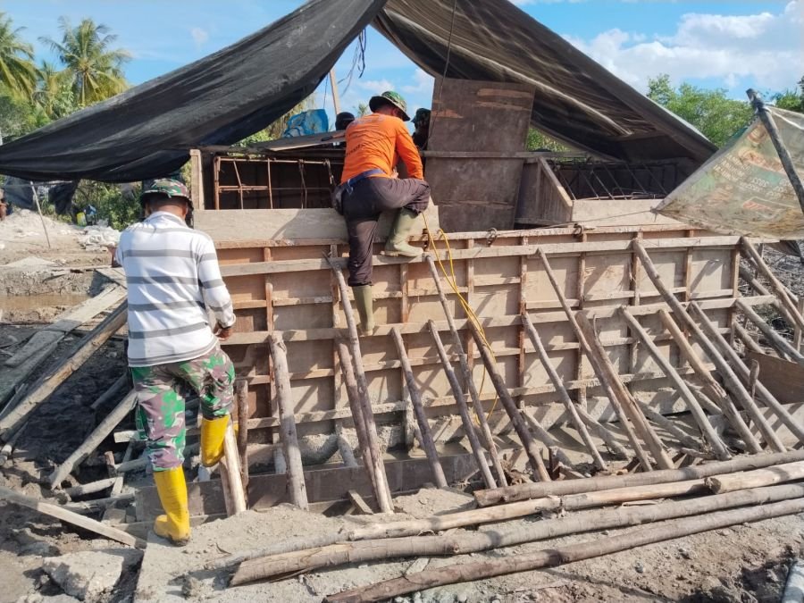 Semangat Gotong Royong Satgas Kodim 0320/Dumai, Pembangunan Jembatan Gantung Garuda Capai 35