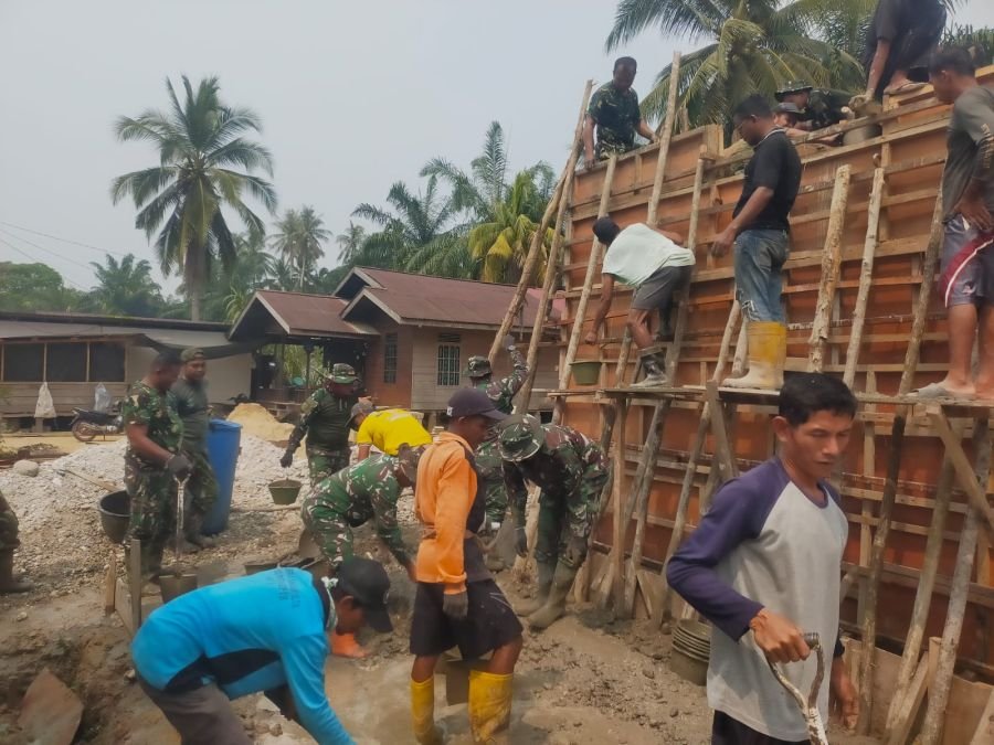 Semangat Gotong Royong TNI dan Masyarakat Terus Menguat, Pembangunan Jembatan Garuda Berlanjut