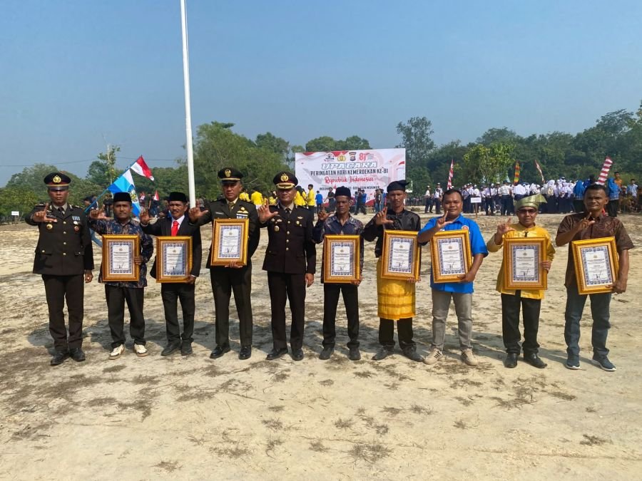 Semangat Kemerdekaan Menggelora di Rumbai Timur! TNI-Polri dan Warga Bersatu dalam Upacara HUT RI ke