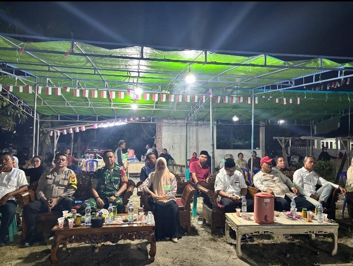 Semangat Kemerdekaan Menggema, Babinsa Mentangor Bersama Warga Pererat Kebersamaan di RW 13