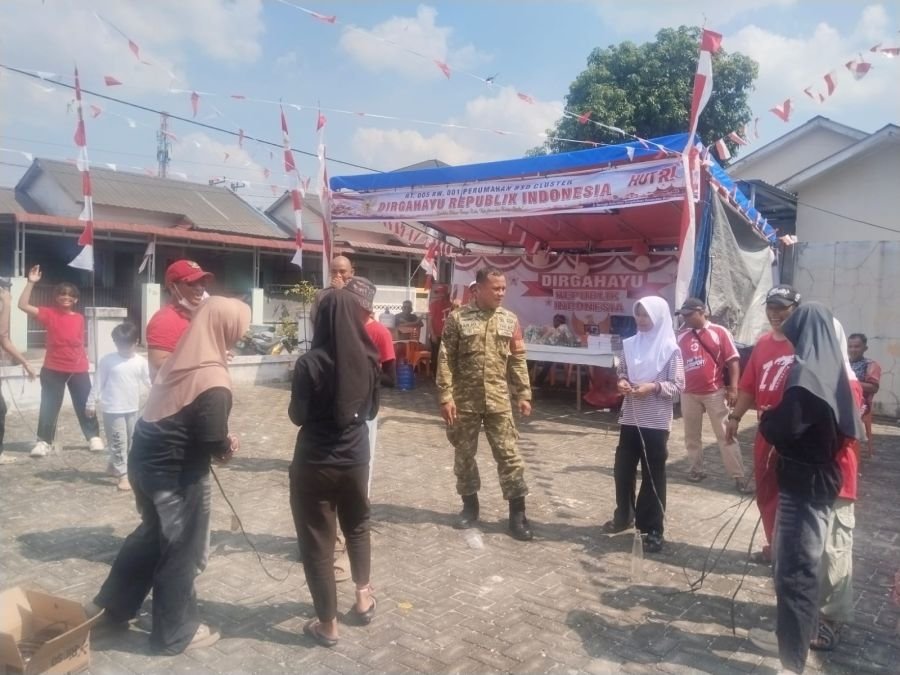 Semarak HUT ke-81 RI, Babinsa Berbaur Bersama Warga Sungai Sibam