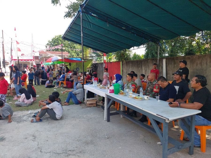 Semarak HUT ke-81 RI, Babinsa Hadir Monitor Perlombaan Warga Labuh Baru Timur