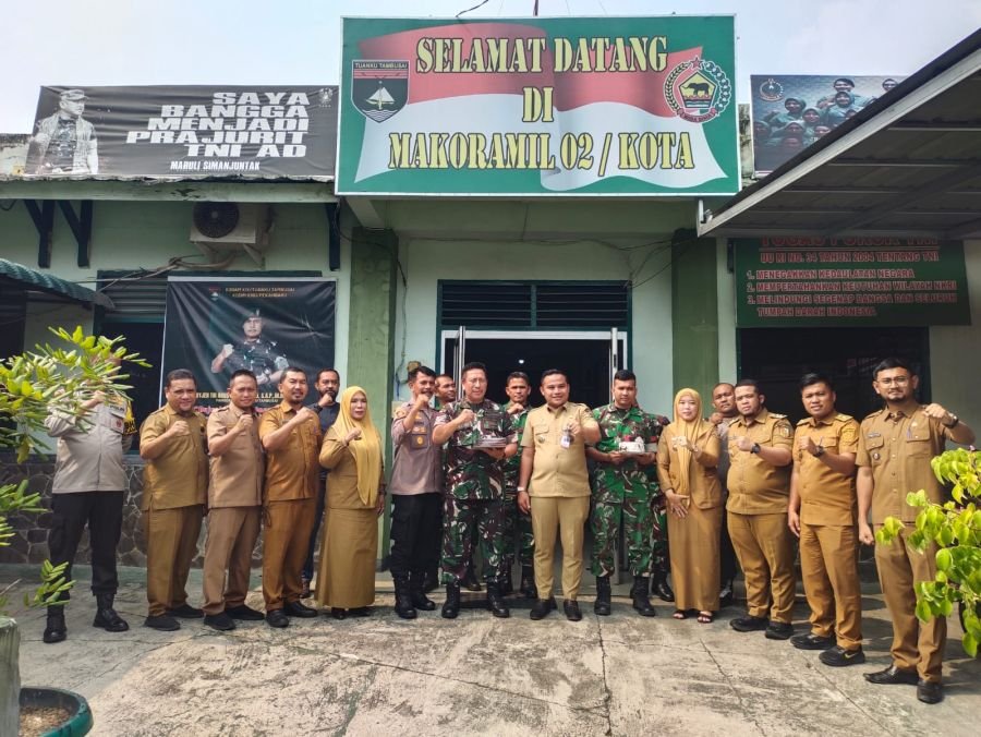 Semarak HUT ke-81 TNI, Unsur Kecamatan dan Polsek Sambangi Koramil 02/Kota
