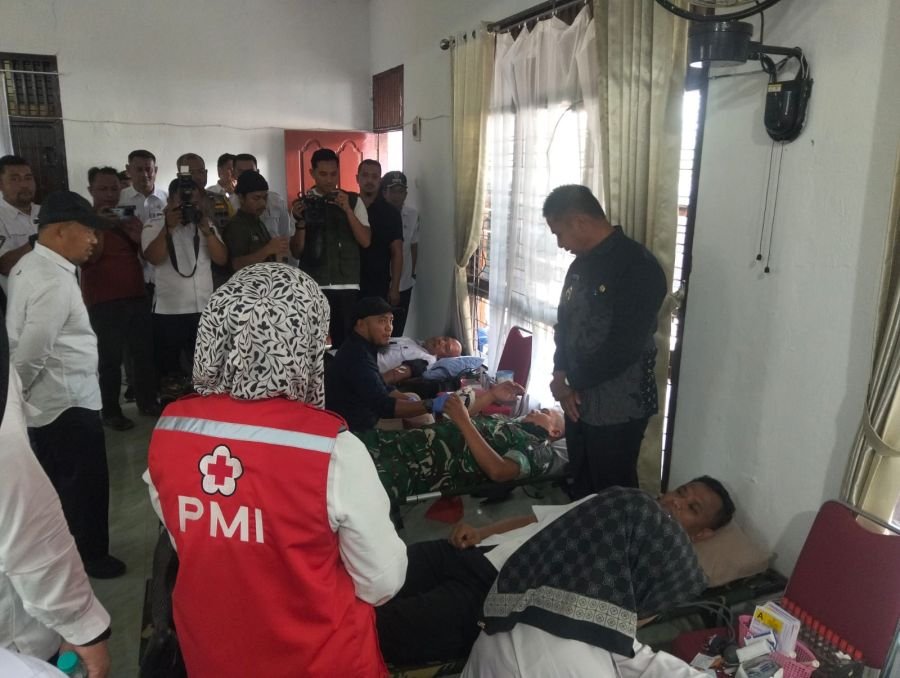Semarak HUT RI ke-81 dan HUT Riau ke-69, Babinsa Koramil 01/Bangkinang Ikut Serta Donor Darah dan Ce