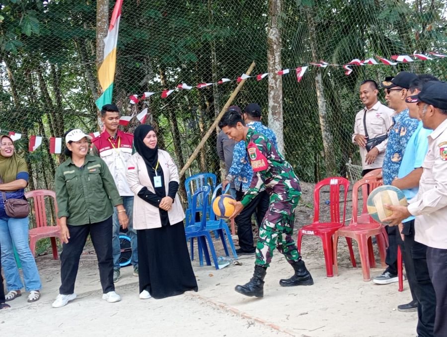 Semarak Turnamen Voli Antar RW, Babinsa Dorong Kebersamaan dan Hidup Sehat di Muara Fajar Timur