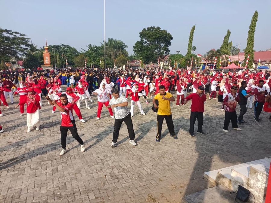 Senam dan Jalan Santai Semarakkan HUT RI Ke-81 di Pangkalan Bunut