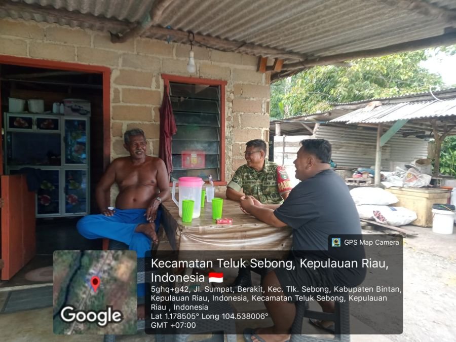 Babinsa Pengudang Perkuat Keamanan Desa, Warga Diminta Cepat Laporkan Gangguan