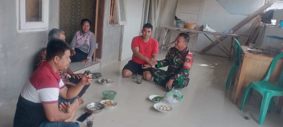Sentuhan Humanis Babinsa Sukajadi, Kunjungi Warga Sakit dan Ajak Jaga Pola Hidup Sehat
